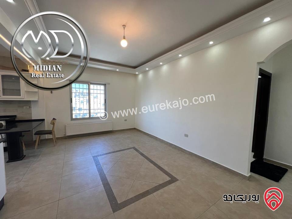 شقة مميزة للبيع طابق أخير مع روف في عمان - خلدا مساحة 340م مع تراسات تشطيبات و ديكورات فاخرة اطلالة رائعة بسعر مغري جداً