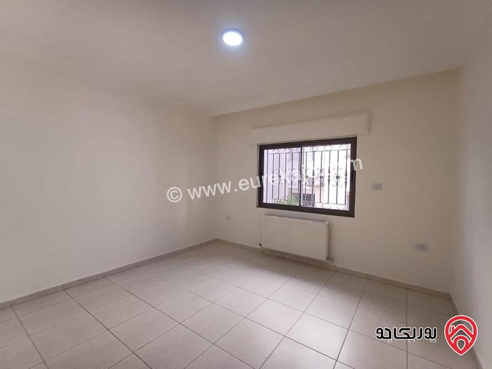 شقة أرضية مساحة 180م للإيجار مجددة سوبر ديلوكس في عمان - خلدا