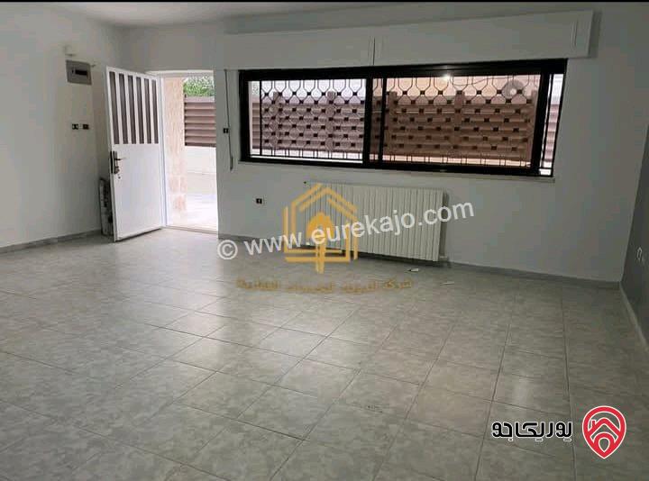 شقة فارغة طابق شبه ارضي مساحة 130م مع ترس مساحة 40م للإيجار في عمان - دير غبار 