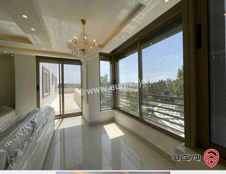 شقة طابقية (سكن خاص)مساحة 464م بإطلالة بانورامية منفردة و جميلة جداً على السيتي مول و حدائق الحسين وبالقرب من مكة مول للبيع في عمان - ام السماق  