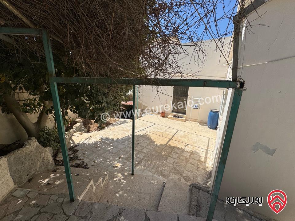 منزل مساحة 230م على أرض 450م للبيع في الزرقاء/الزواهرة – بالقرب من مسجد المصطفى ومسجد الفلاح