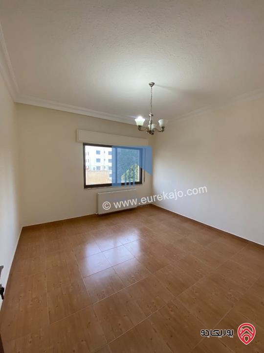 شقة فاخرة للبيع في عمان - خلدا العوجانية  -  قرب المعارف ودوار النخبة طابق ثاني 175م بسعر مغري