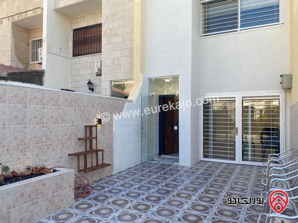 شبه فيلا متلاصقة مفروشة للبيع في عمان - ام السماق مساحة الارض 150م ومساحة البناء 180م بسعر مغري