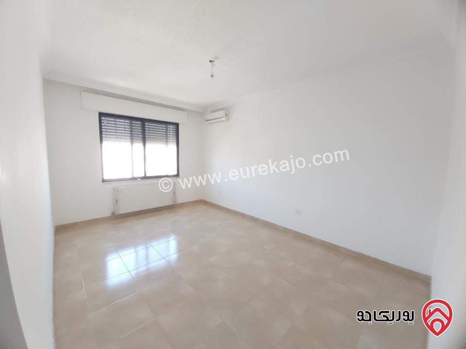 شقة مساحة 98م طابق ثالث للبيع في عمان - الشميساني