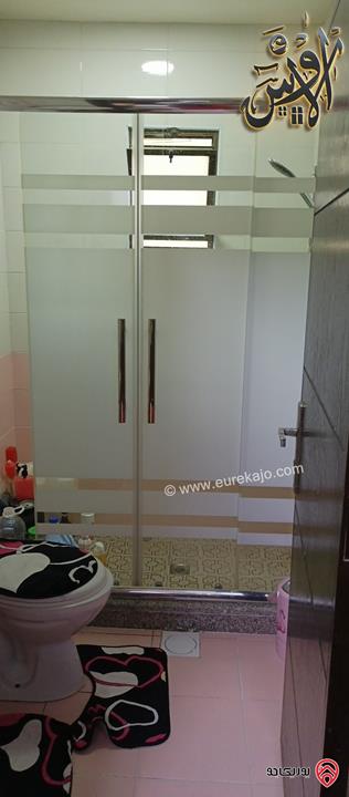 شقة طابق أول فني مساحة 150م للبيـع في الزرقاء - جبل طارق