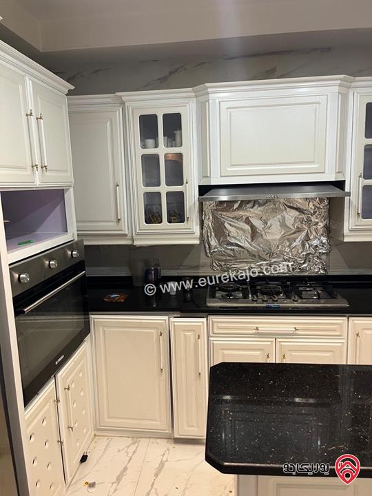 شقة طابق ثالث دوبلكس مساحة 285م للبيع في الزرقاء الجديدة السعر قابل للتفاوض من المالك مباشره 