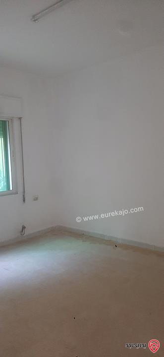 شقة أرضية مساحة 133م داخلي و 80م خارجي للبيع في عمان - البيادر