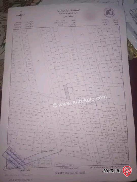 بناية سكنية مؤلفة من 3 طوابق على ارض 900م للبيع في اربد - حي الطوال 