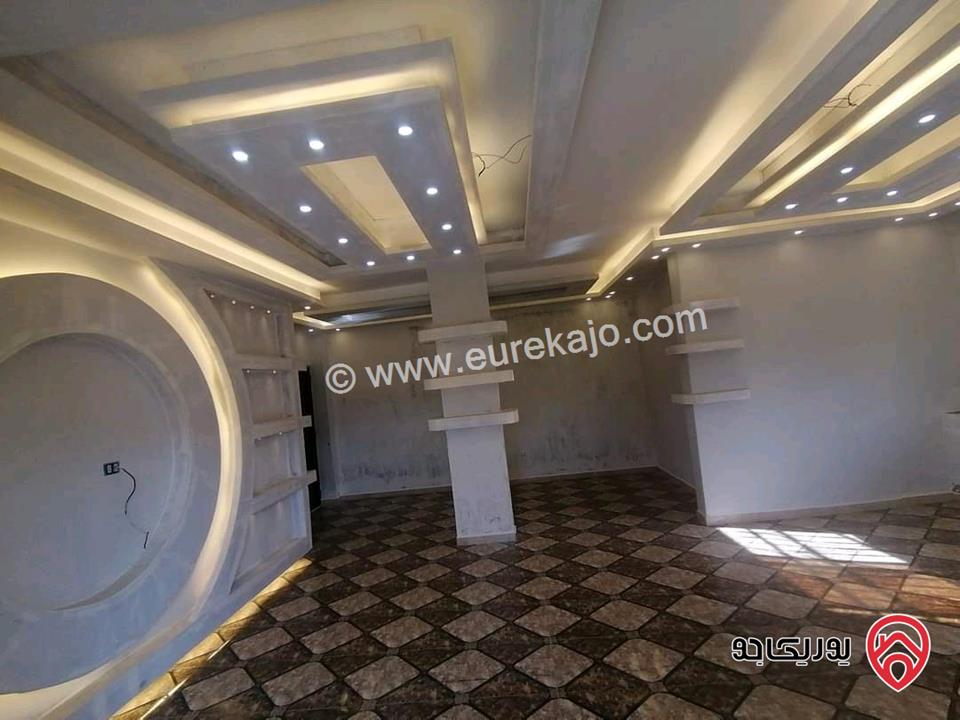 بيت مستقل طابقين 3 شقق مساحة الارض 800م مساحة البناء 600م يشمل حديقة وجلسات عائلية للبيع في عمان - ماركا