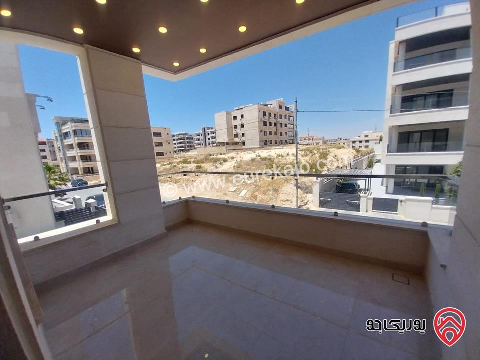 شقة طابق اول مساحة 185م للبيع في عمان - طريق المطار الحويطي بناء جديد  