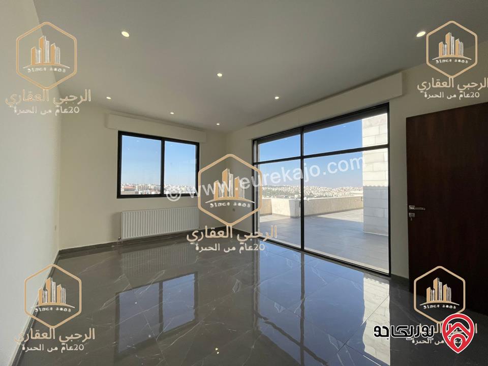 روف المساحة  140 متر مربع داخلي + 70 متر مربع تراسات خارجية للايجار في عمان -  تلاع العلي