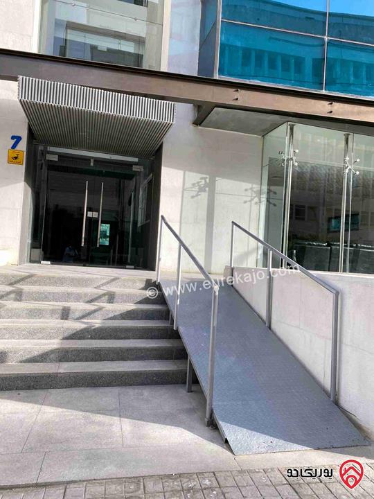 مجمع تجاري على أرض 258م للبيع في عمان قرب البوليفارد 