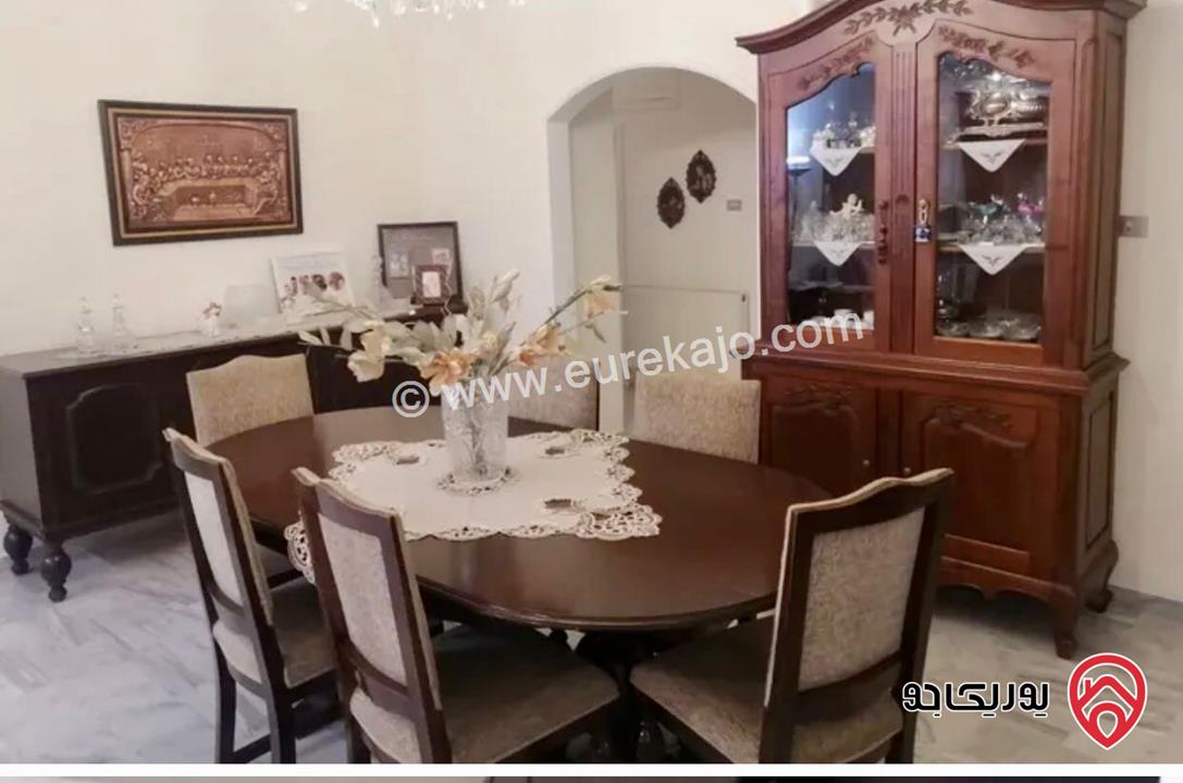 شقة طابقية شبه ارضية مساحة 287م داخلي و 85م خارجي للبيع في عمان - الشميساني 