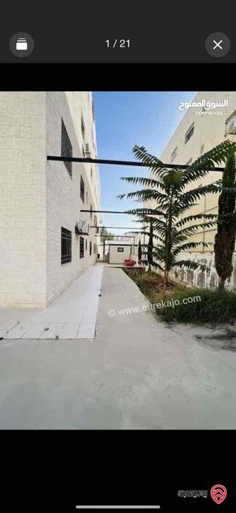 شقة طابق أرضي مساحة 235م مفروشة للإيجار في – عمّان / الجبيهة