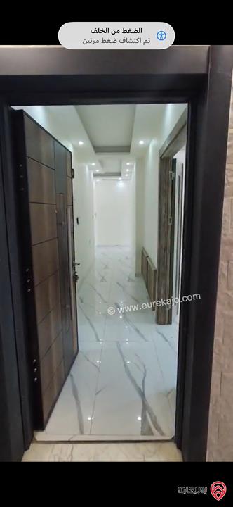 شقة ارضية مساحة 215م داخلي و 40م خارجي للبيع في عمان - الجبيهة 