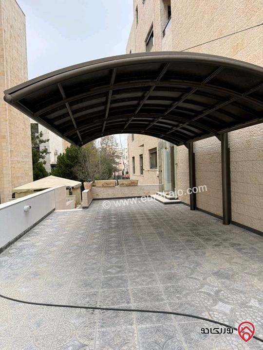 شقة طابق أرضي دوبلكس مساحة 418م داخلي و 250م خارجي للبيع في عمان - عبدون