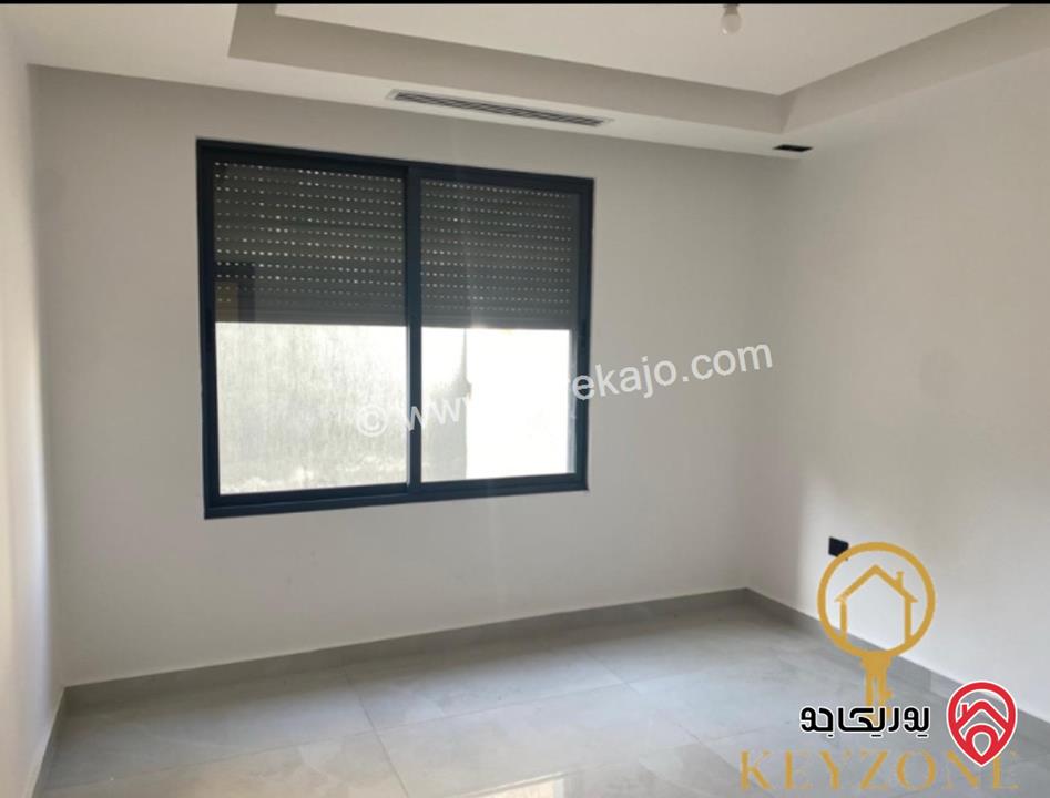 شقة مميزة أرضية مساحة 235م داخلي و 40م خارجي للبيع في عمان - جبل عمان الدوار الرابع 