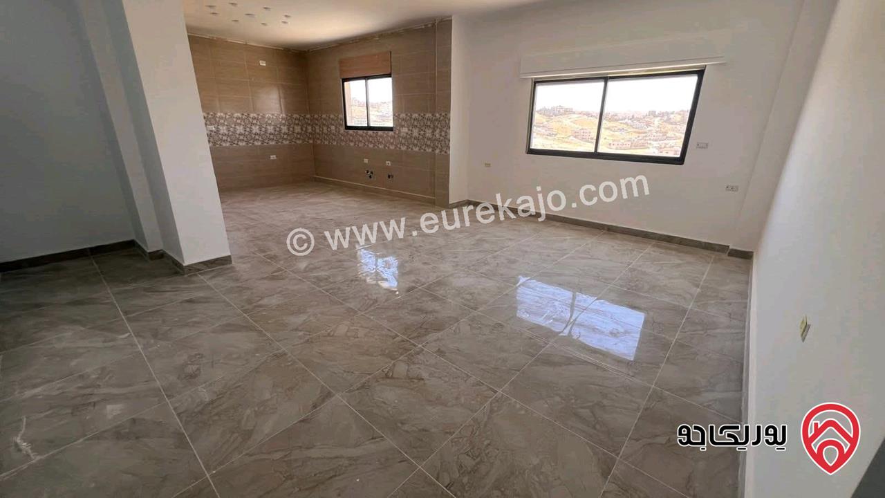 شقة طابق أول مساحة 170م للبيع في الزرقاء الجديدة