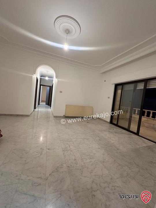 شقة طابق ثاني مساحة 220م للايجار في عمان - دير غبار 