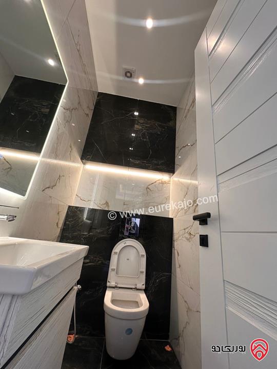 شقة طابق ثاني مساحة 240م للايجار في عمان - الجبيهة 