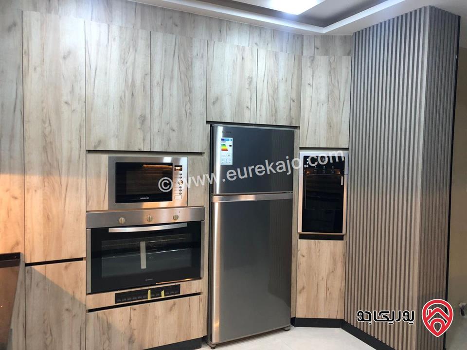 شقة فاخرة مساحة 180م طابق أول للبيع في عمان - الجبيهة 