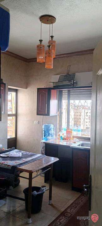 شقة طابق ثالث مساحة 135م للبيع مفروشة في عمان - الجبيهة اقساط