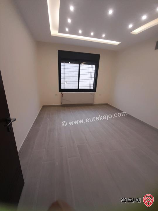 شقة سوبر ديلوكس ارضية مساحة 230م داخلي و 140م خارجي للبيع في عمان - طريق المطار