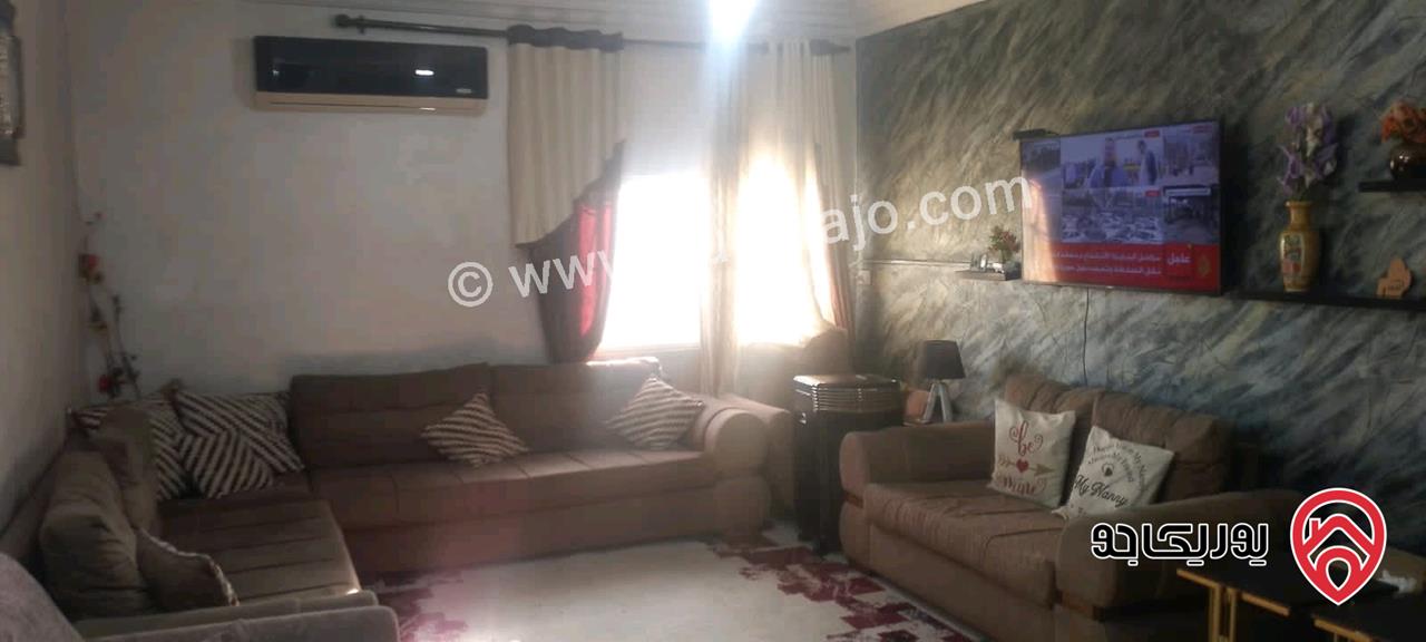شقة طابق رابع مساحة 90م للبيع في الزرقاء - جبل طارق شارع الشلال 
