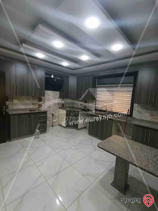 شقة فارغة طابق ثاني مساحة 175م للايجار في عمان - خلدا