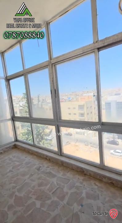 شقة طابق ثالث مساحة 227م للبيع في عمان - الشميساني