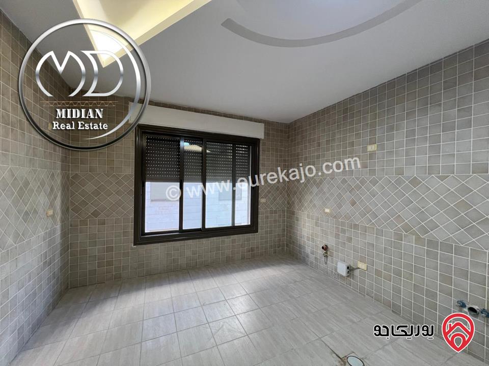 شقة جديدة للبيع في عمان - دير غبار طابق اول مساحة 280م 4 نوم تشطيبات و ديكورات عصرية فاخرة بسعر مغري جداً