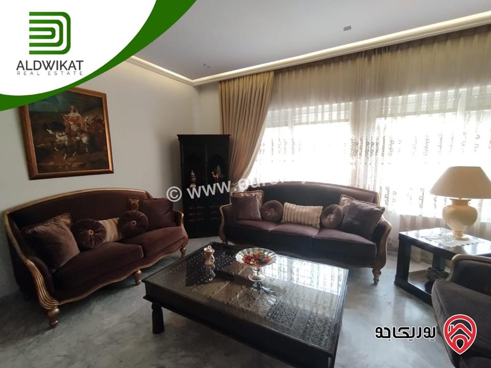 فيلا مساحة البناء 400م ومساحة الارض 430م ومساحة الحديقة 200م للايجار في عمان - ام السماق