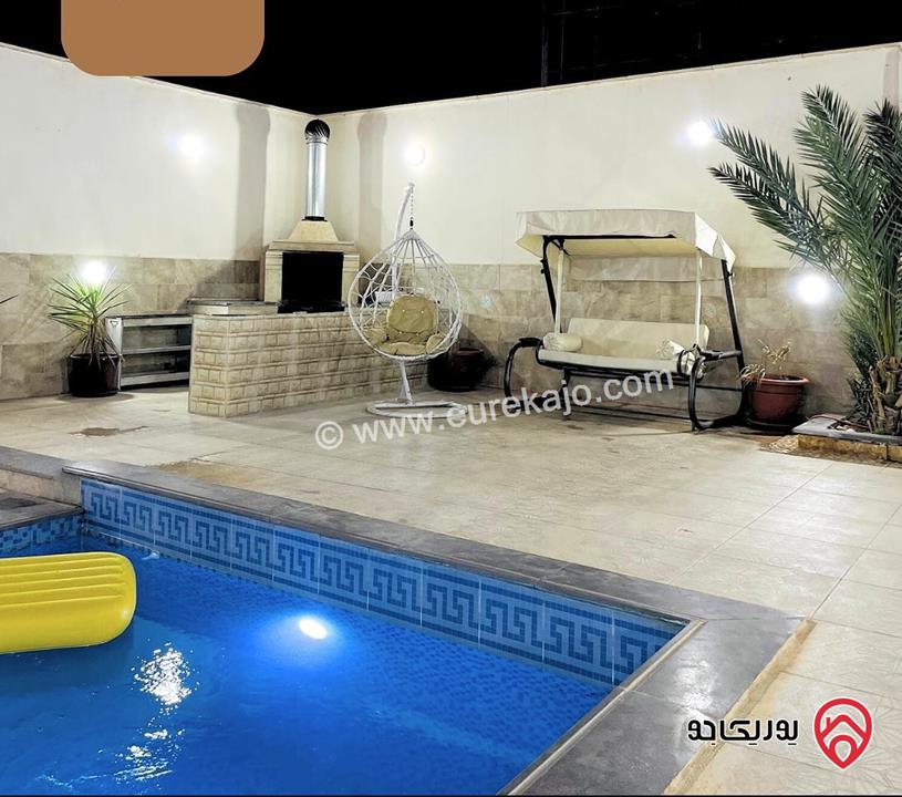 شاليه مساحة الأرض 300م والبناء 364م للبيع في منطقة الروضة البحر الميت
