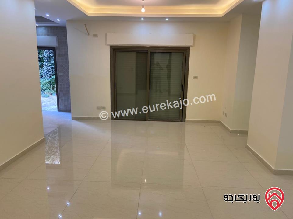 شقة تسوية طابقية مساحة 270م داخلي و 50م خارجي للإيجار في عمان - دير غبار