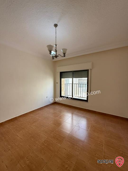 شقة مميزة طابق ثاني مساحة 175م للبيع في عمان - خلدا 