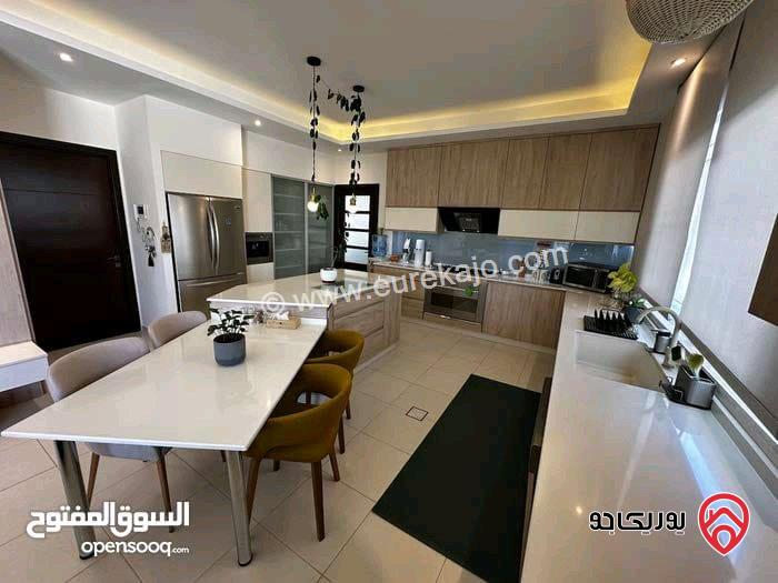 شقة مفروشة مساحة 450م طابق ثالث مع روف للايجار في عمان - طريق المطار 