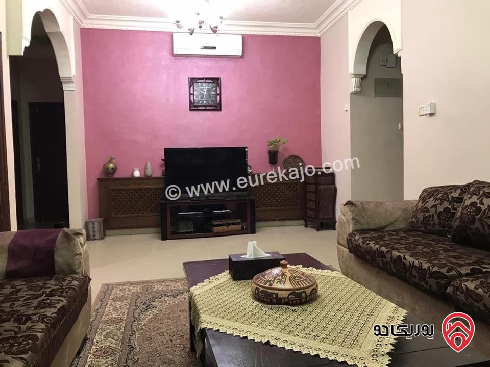 شقة ارضية مع حديقة مساحة 215م للبيع في عمان - الجبيهة