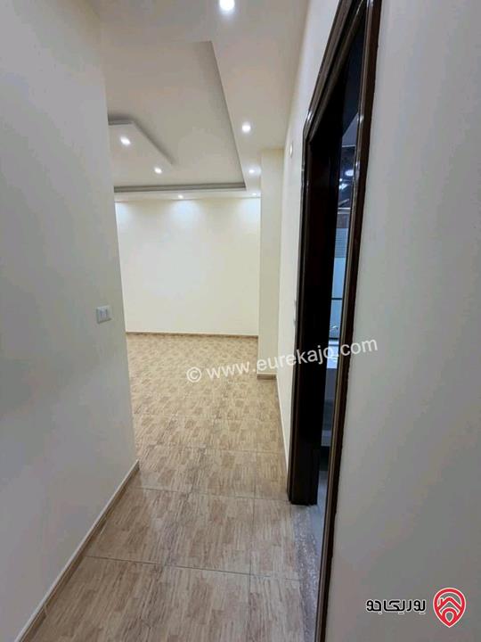 شقة فخمة مساحة 180م طابق أول للبيع في عمان - خلدا 