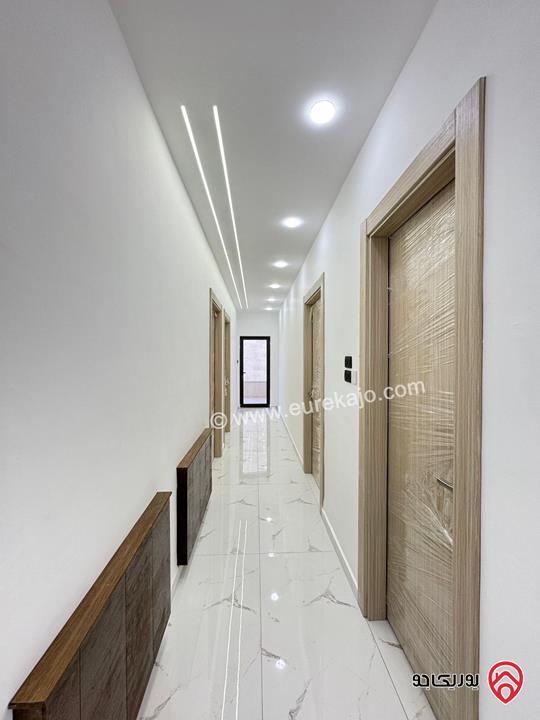 اخر شقتين طابق أرضي مساحة 160م وطابق ثالث دوبلكس مساحة 212م للبيع في عمان - البنيات