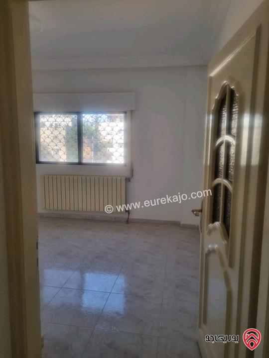 شقة طابق اول مساحة 170م للبيع في اربد قرب غرفة التجارة