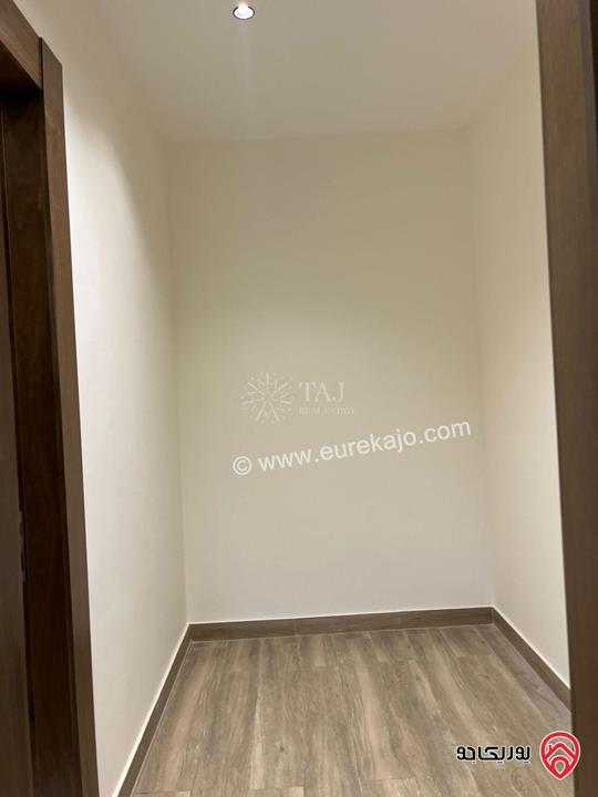 شقة مميزة وحديثة البناء مساحة 250م داخلي و 100م خارجي للبيع في عمان - الغباشية / طريق المطار