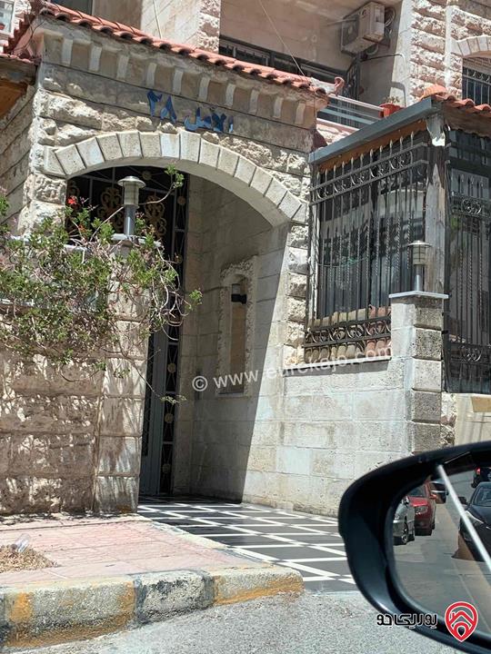 شقة طابق أرضي مساحة 110م مع ترس للبيع في عمان - الجاردنز