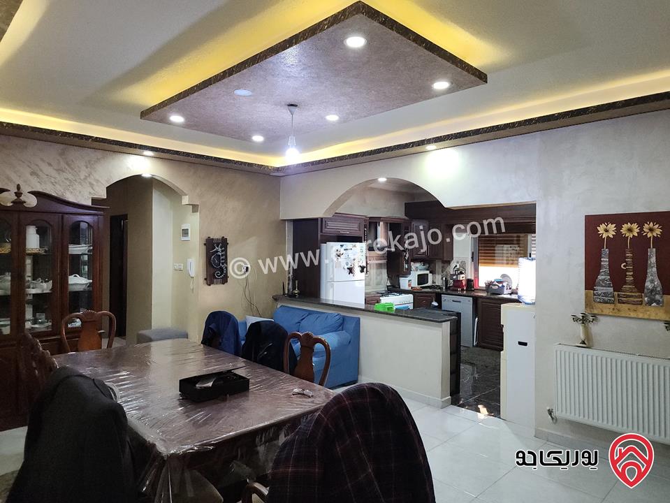 شقة طابق ثالث دوبلكس مساحة 300م للبيع في عمان - الجبيهة من المالك