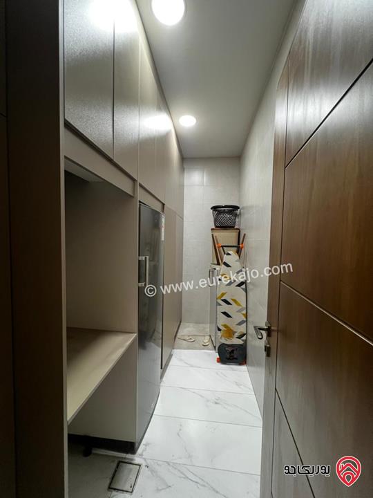 شقة طابق ثالث دوبلكس فاخرة مساحة 240م للبيع مفروشة في عمان - خلدا