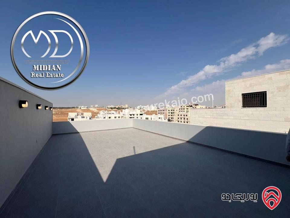 شقة دوبلكس جديدة طابق أخبر مع روف للبيع في عمان - حي الصحابة مساحة 215م مع تراسات اطلالة رائعة بسعر مميز