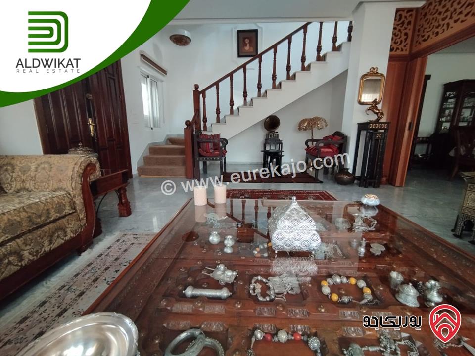 فيلا مساحة البناء 400م ومساحة الارض 430م ومساحة الحديقة 200م للايجار في عمان - ام السماق