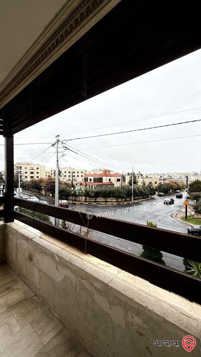 شقة مفروشة مساحة 210م طابق أول للبيع في عمان - الجبيهة