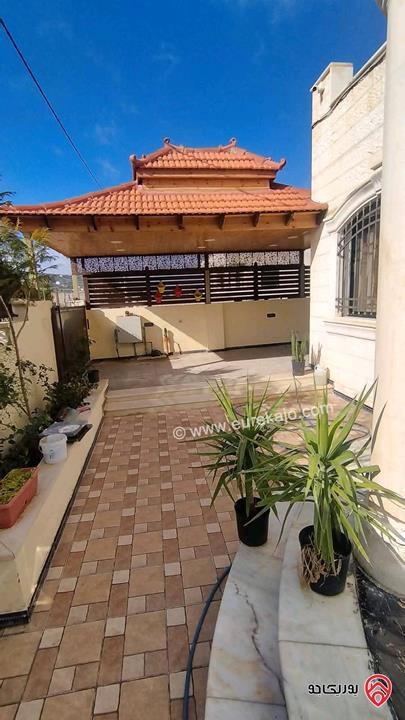 فيلا مساحة 560م على ارض 711م للبيع في الزرقاء - ام رمانة