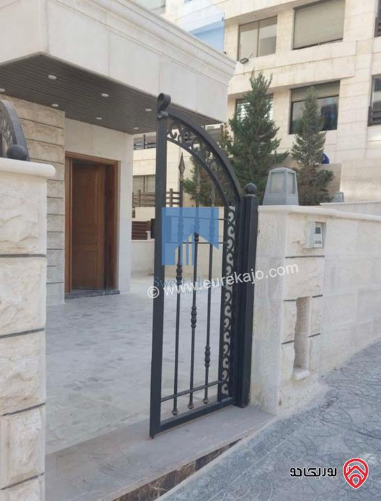 شقة أرضية فاخرة للبيع في عمان - دير غبار خلف زيت وزعتر 180م مع ترسات 100م تشطيب سوبر ديلوكس