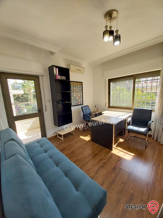 شقة مفروشة فخمة طابق أول مساحة 180م للايجار في عمان - الشميساني